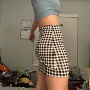 Black & White Checkered mini skirt (high waisted)